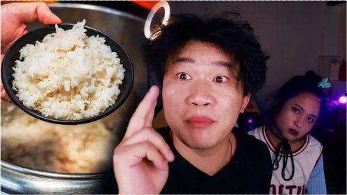 吃瓜憋笑挑战原视频,网友笑到肚子疼！