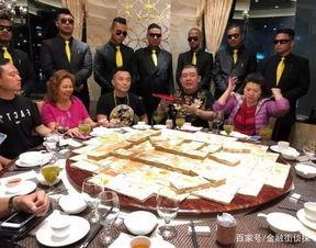 澳门采访吃瓜群众视频,吃瓜群众热议时事，揭秘民生百态